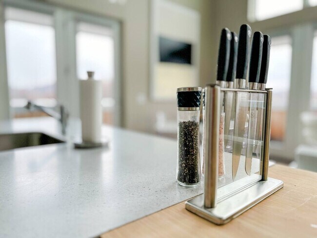 Photo - 630 S Goodman St Unidad ID1094659P