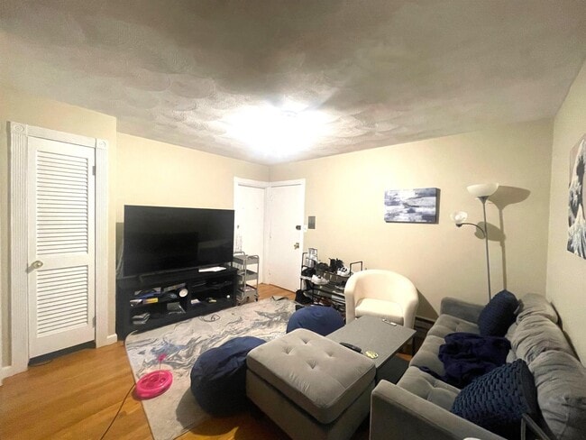 Photo - 1131 Broadway Apartments Unit 3