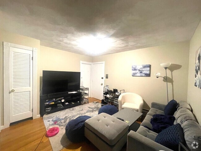 Building Photo - 1131 Broadway Unit 3 Rental