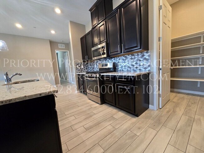 Photo - GORGEOUS HERITAGE AT CADENCE SINGLE STORY Townhome! READY FOR MOVE IN!