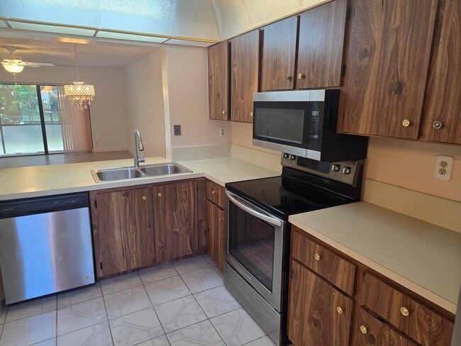 Photo - 170 SE 7th St Unit 301