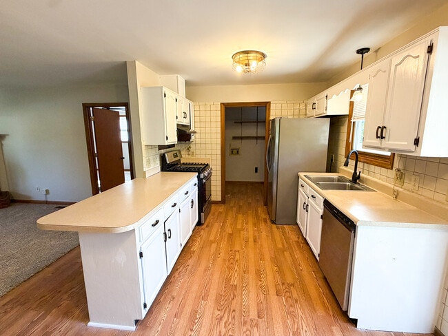 Photo - 812 Free Silver Rd