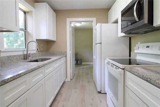 Photo - 1388 Whitewood Dr