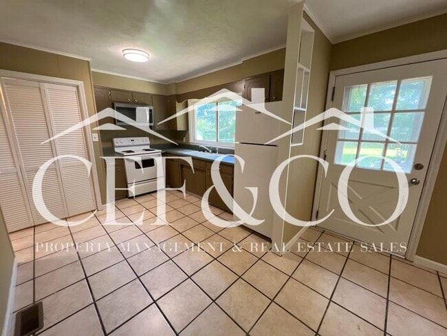 Photo - 108 Overhill Dr