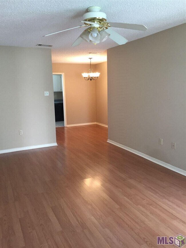 Living room area - 1718 Brightside Dr