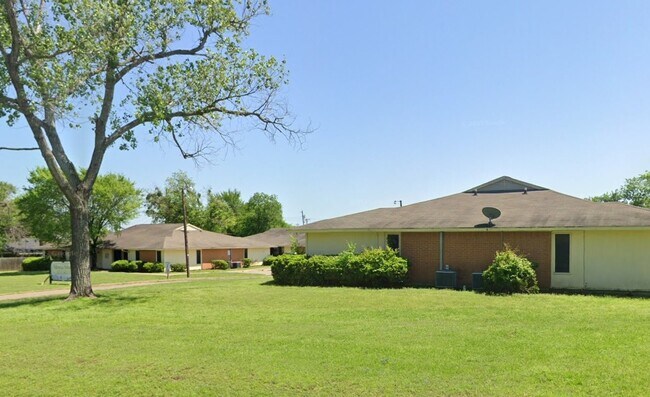 Photo - 920 E Sumpter St