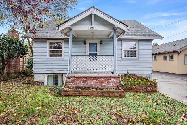 Photo - ? Beautifully Remodeled Home Near Brentwood Park – A Must See! ?