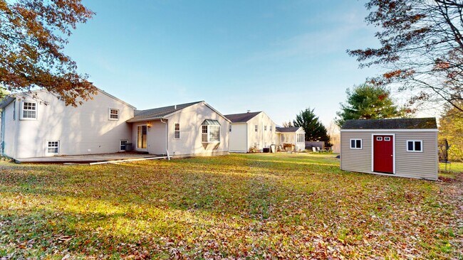 Photo - 3 Bedroom Split Level in Woodbridge