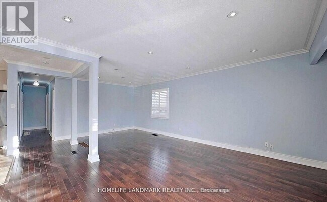 Photo - 381 Osiris Dr