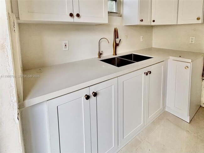 Photo - 521 NW 48th St