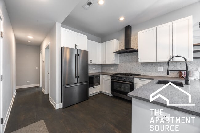 Building Photo - 3253 N Elston Ave Rental