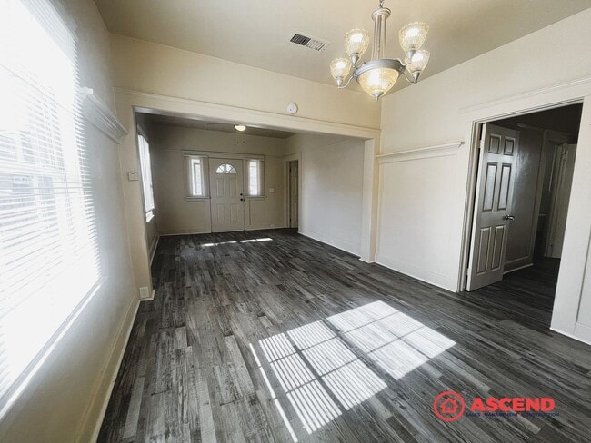 Photo - 1802 Forrest St Unit 1802 Forrest Ave