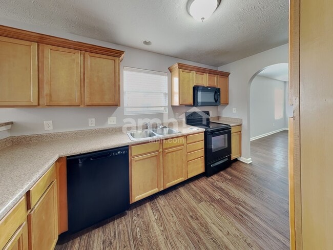 Photo - 784 Aerostar Court