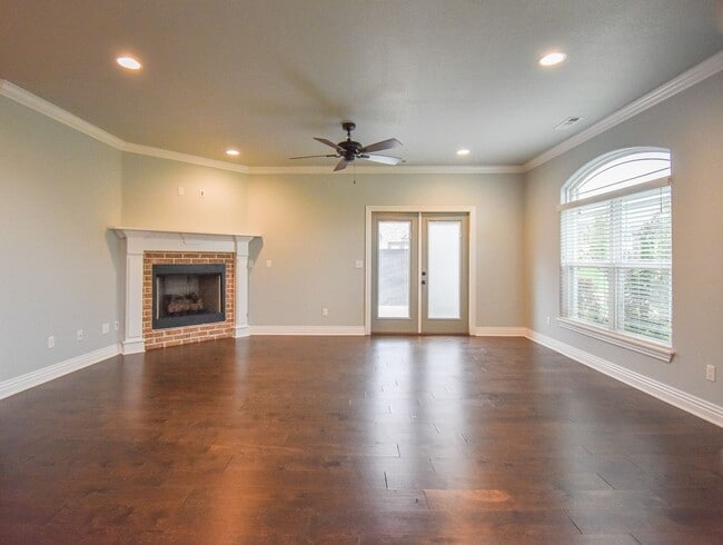 Photo - Stunning 4 bedroom, 2.5 bathroom home in Fayetteville!