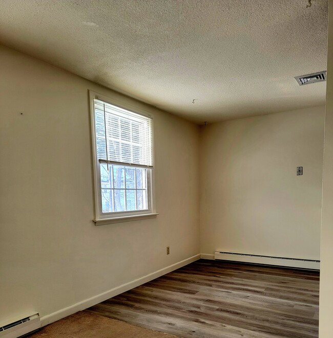 Building Photo - 15 North St Unit 15C North Apt4
