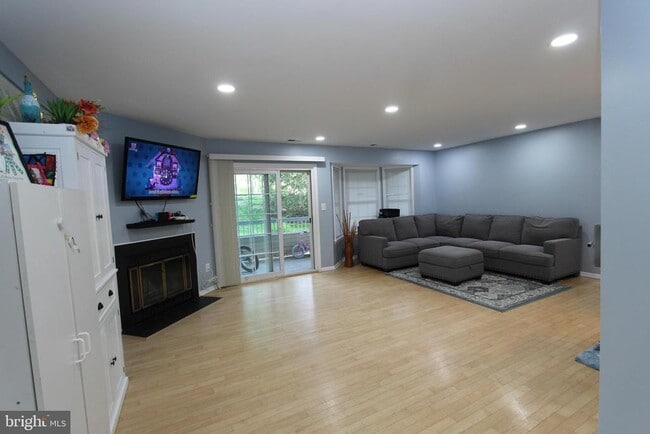 Building Photo - 119 Acadia Ct Unit 3