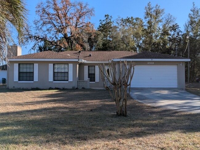 Building Photo - Wonderful 3/2/2 Corner Lot Near Golf Course In Citrus Springs