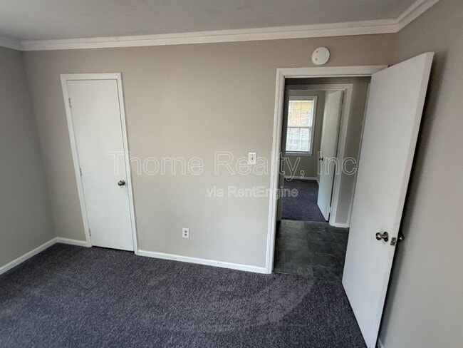 Photo - 1420 Barnes St