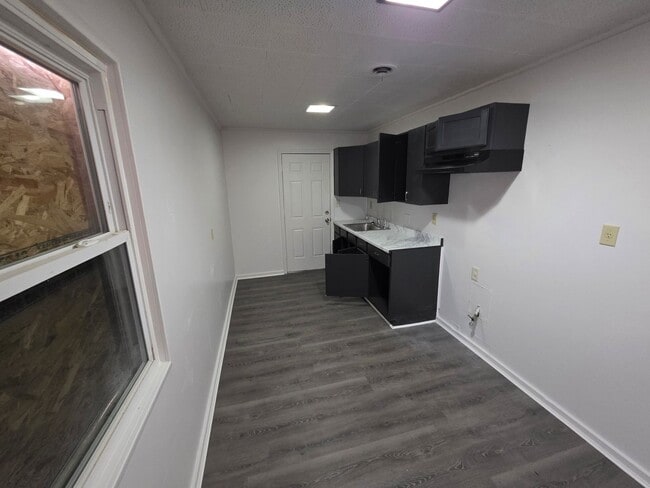 Photo - LIMITED TIME**NO APPLICATION FEE**1/2 OFF DEPOSIT**