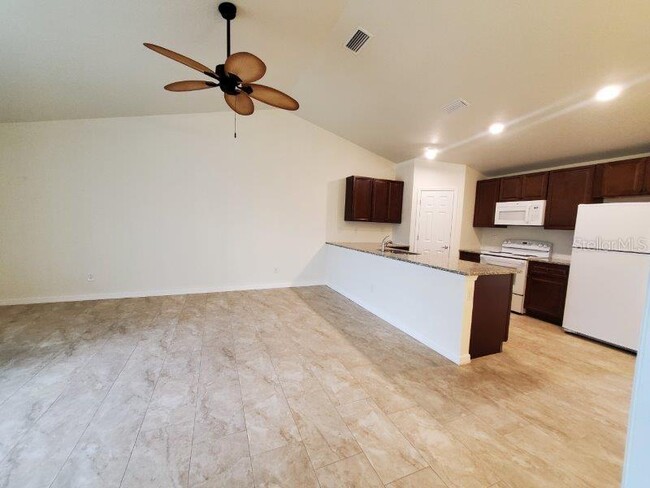 Photo - 1192 Oceanic Rd