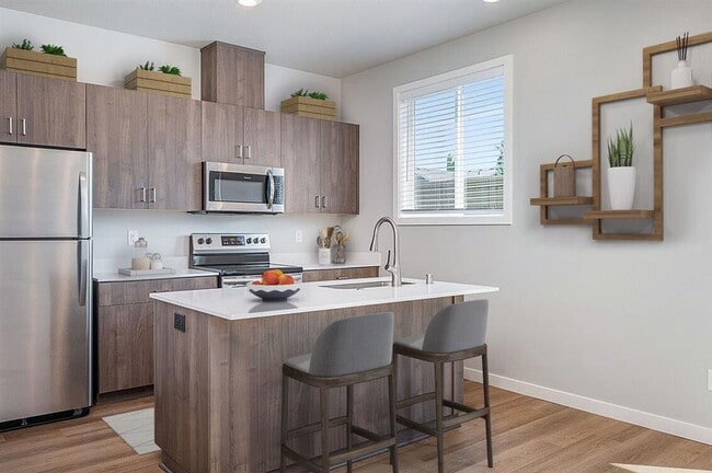 Photo - Ridgeline View