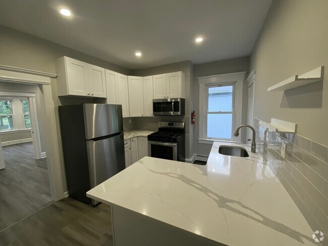 Building Photo - 174 Glenwood Ave Unit 2F Rental