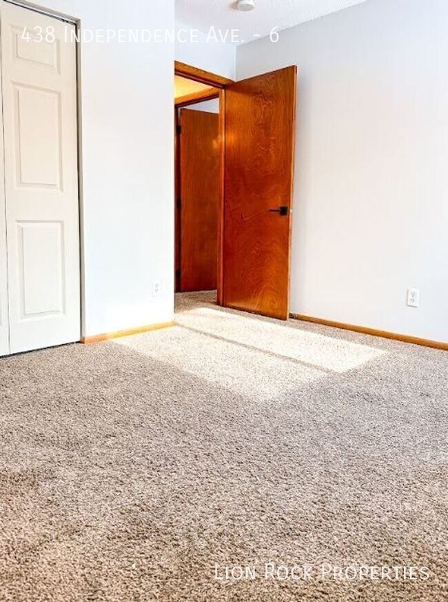 Photo - 438 Independence Ave N Unit 6