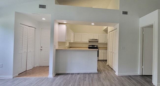 Photo - Timberland Apartments