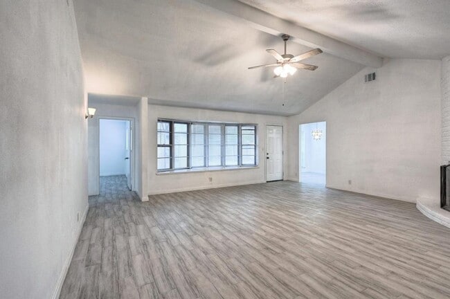 Photo - 10902 Whittingham Ln