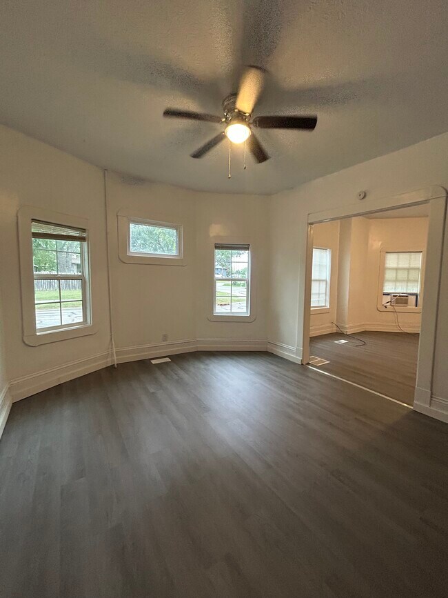298 N Main St Unit A