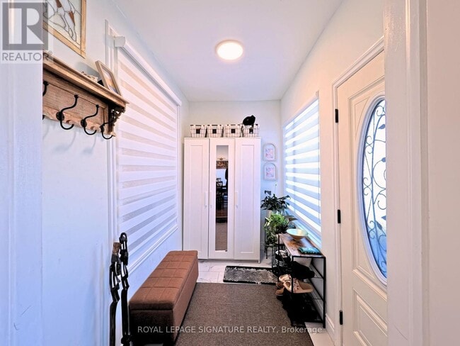 Photo - 94 Meighen Ave