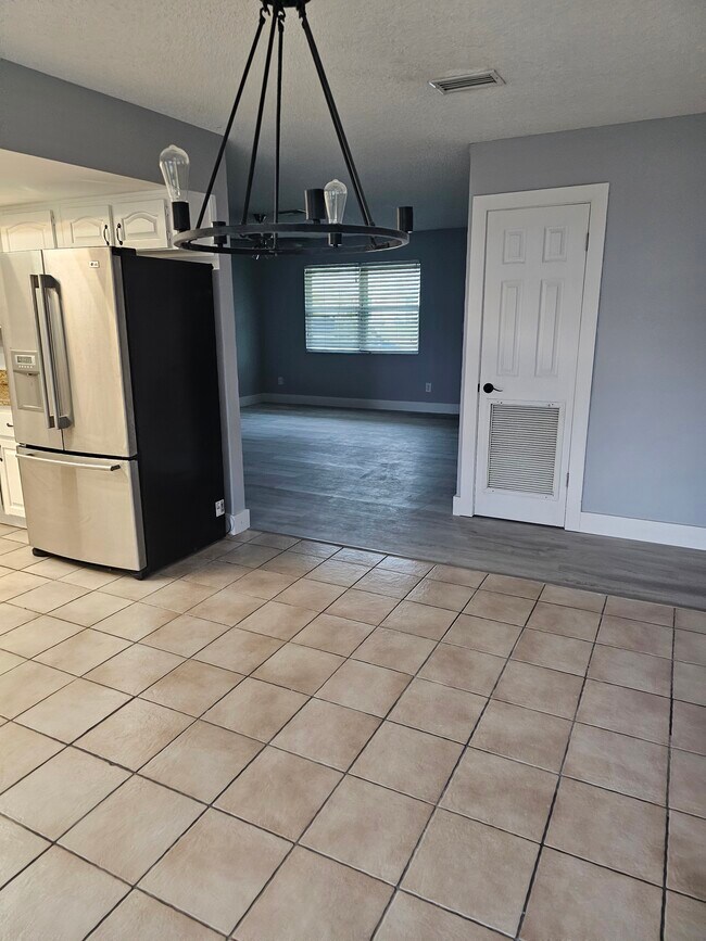 Photo - 6107 Hickory Dr