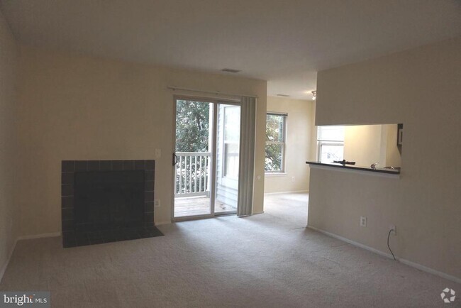 Building Photo - 11704 Olde English Dr Unit #E Rental