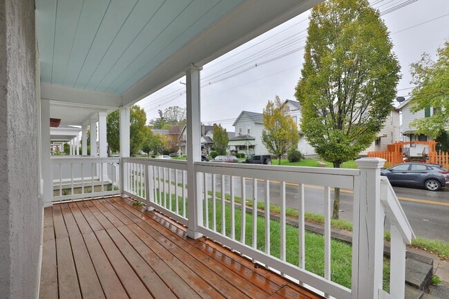 Photo - 628 E Whittier St