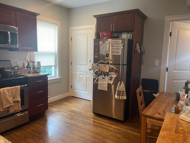 Photo - 47 Beech Glen St Unit 3