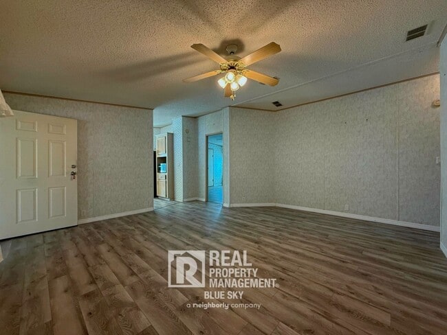 Photo - 5641 Columbia Dr