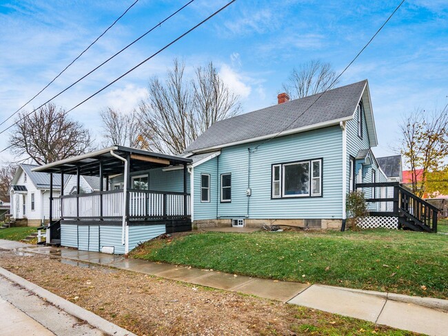 Photo - 501 Oak St