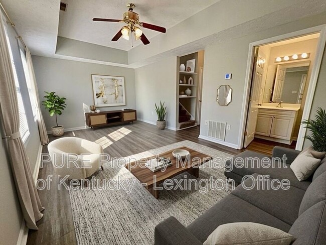 Photo - 2561 MacKenzie Ln