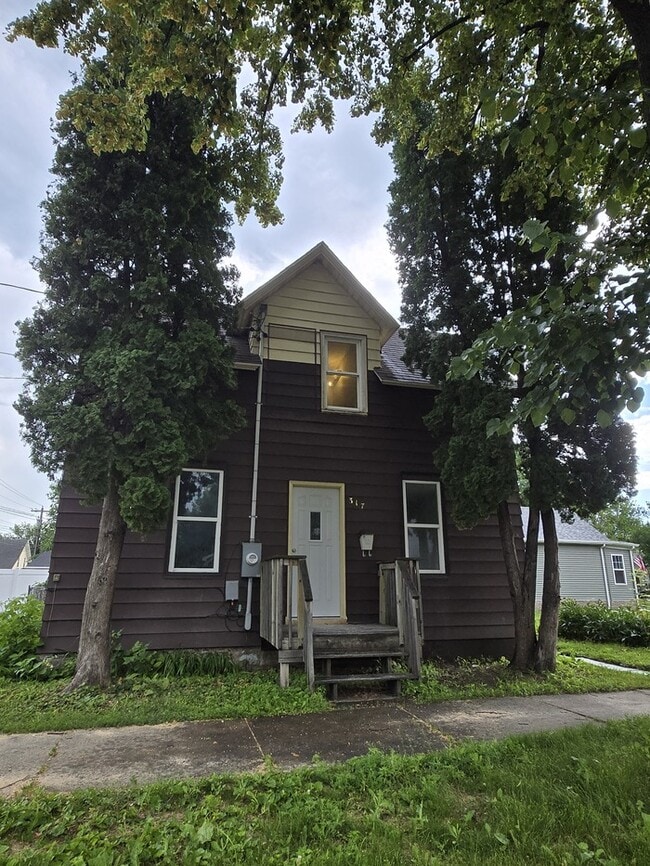 Photo - 317 6th Ave N