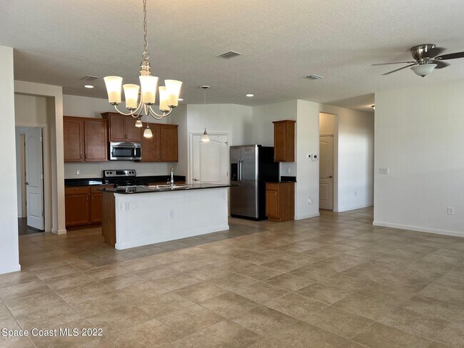 Photo - 728 Remington Green Dr SE