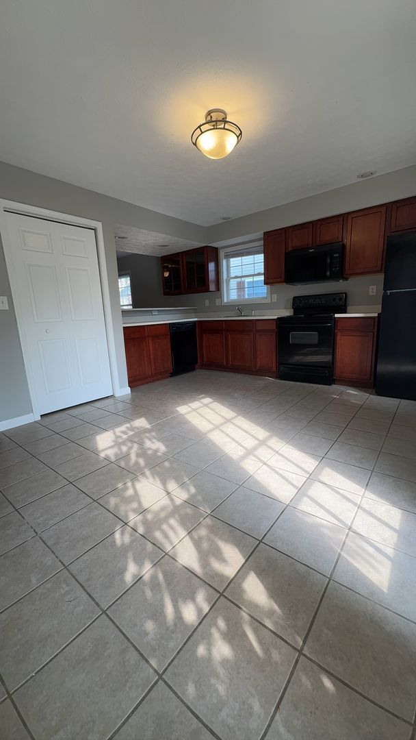 1327 Cobble Creek Cir