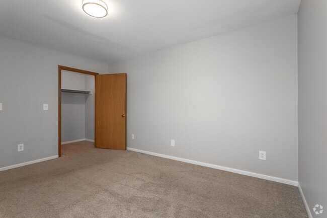 2BR, 1BA - 1,075SF - Townhome - Bedroom