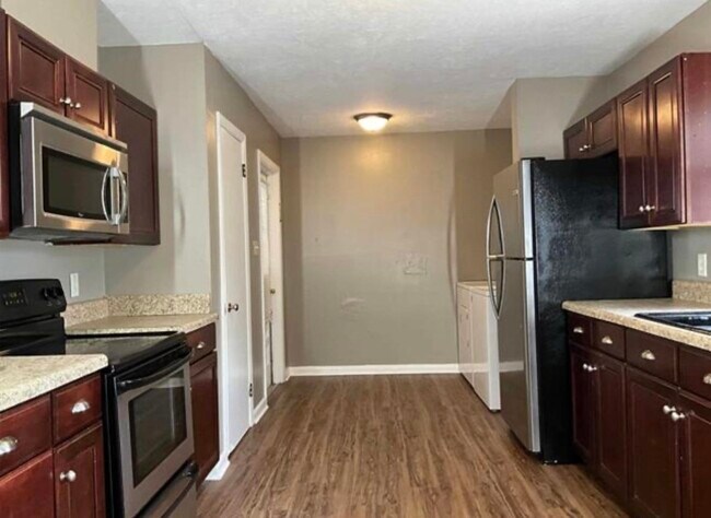 Photo - 406 Fairbanks Dr