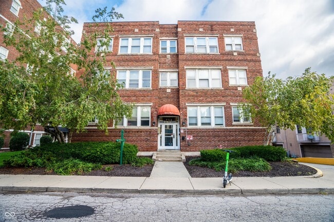 Building Photo - 234 E 9th St Unit 305