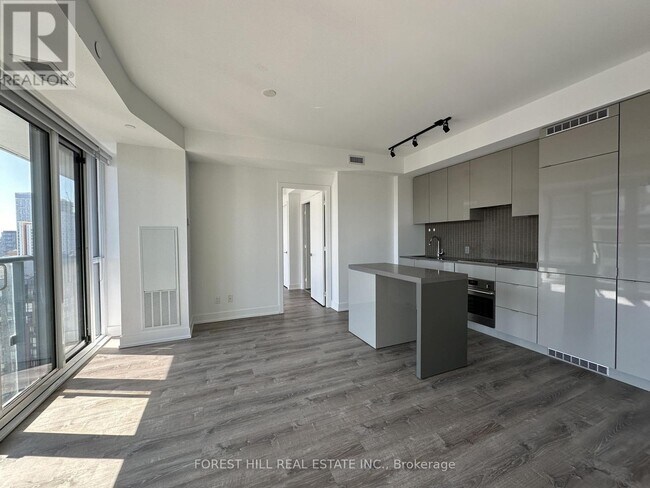 Photo - 7 Grenville St Unit 2207