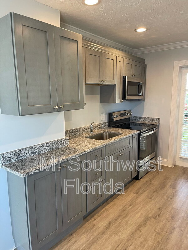 Building Photo - 6369 Gateway Ave Rental