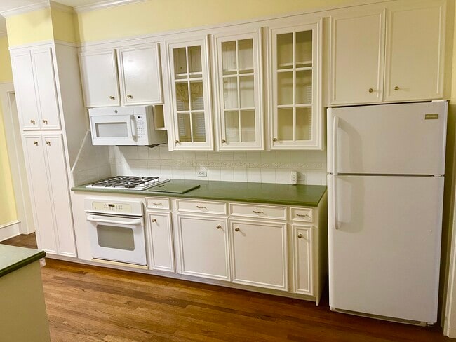 Photo - 654 Linden St