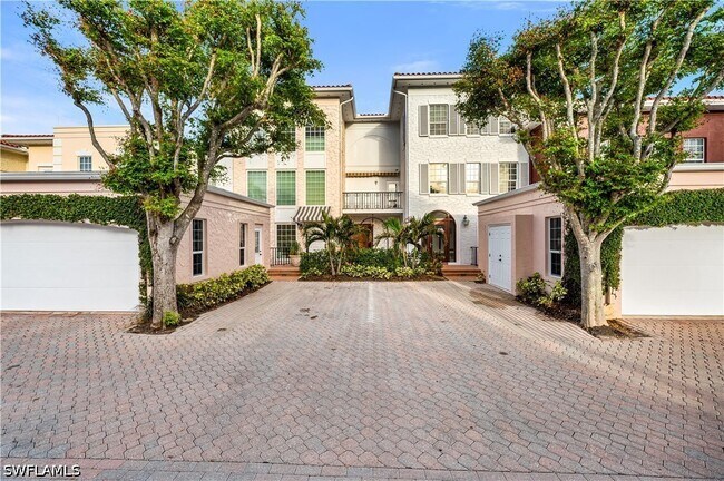 Photo - 4000 Gulf Shore Blvd N Unit 1400