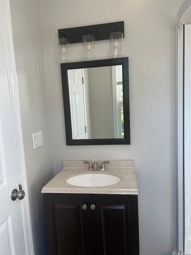 Photo - 35 Edgewood St Unit 2 - Edgewood