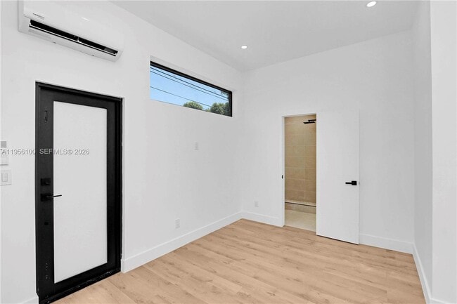 Photo - 7801 Byron Ave Unidad B